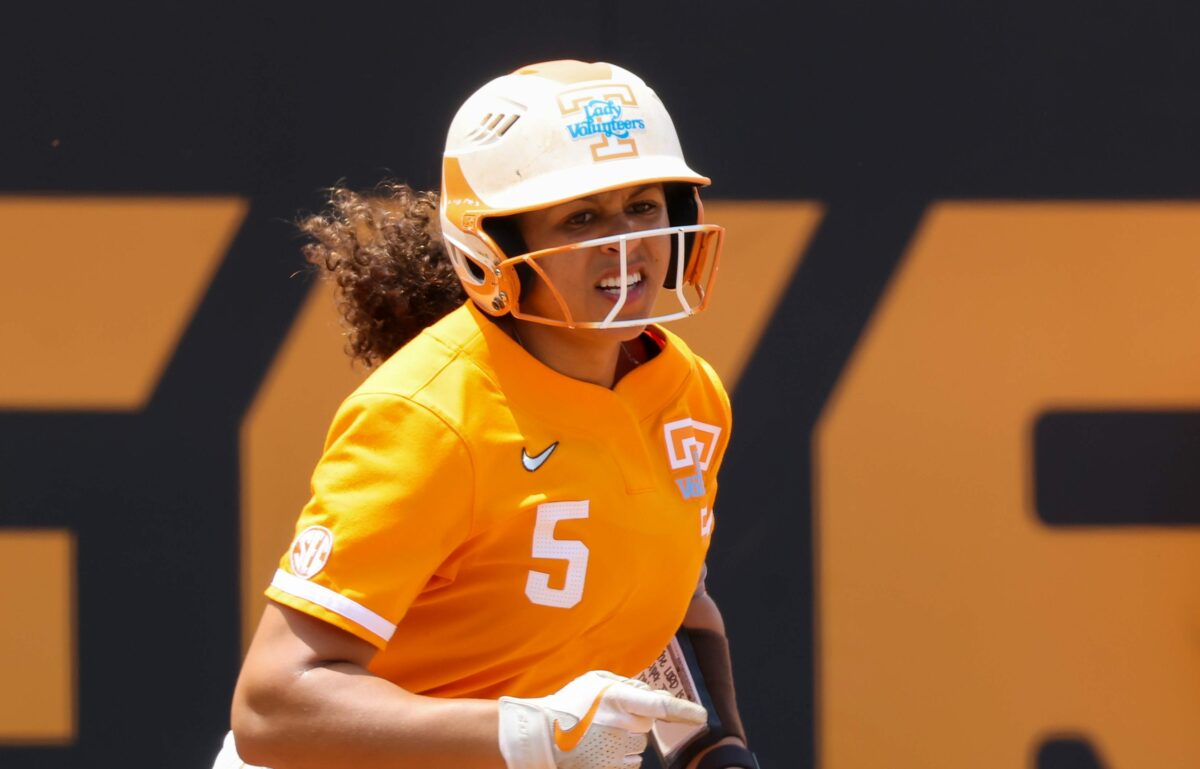 Lady Vols defeat Texas in NCAA Tournament Knoxville Super Regional