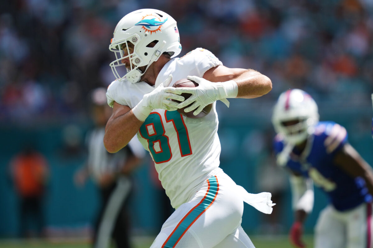 Dolphins have no tight ends in PFF’s top-15 rankings for 2023