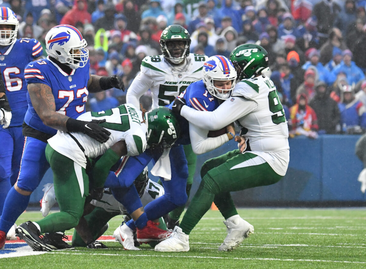 Jets open as 3-point underdog for season opener against Bills