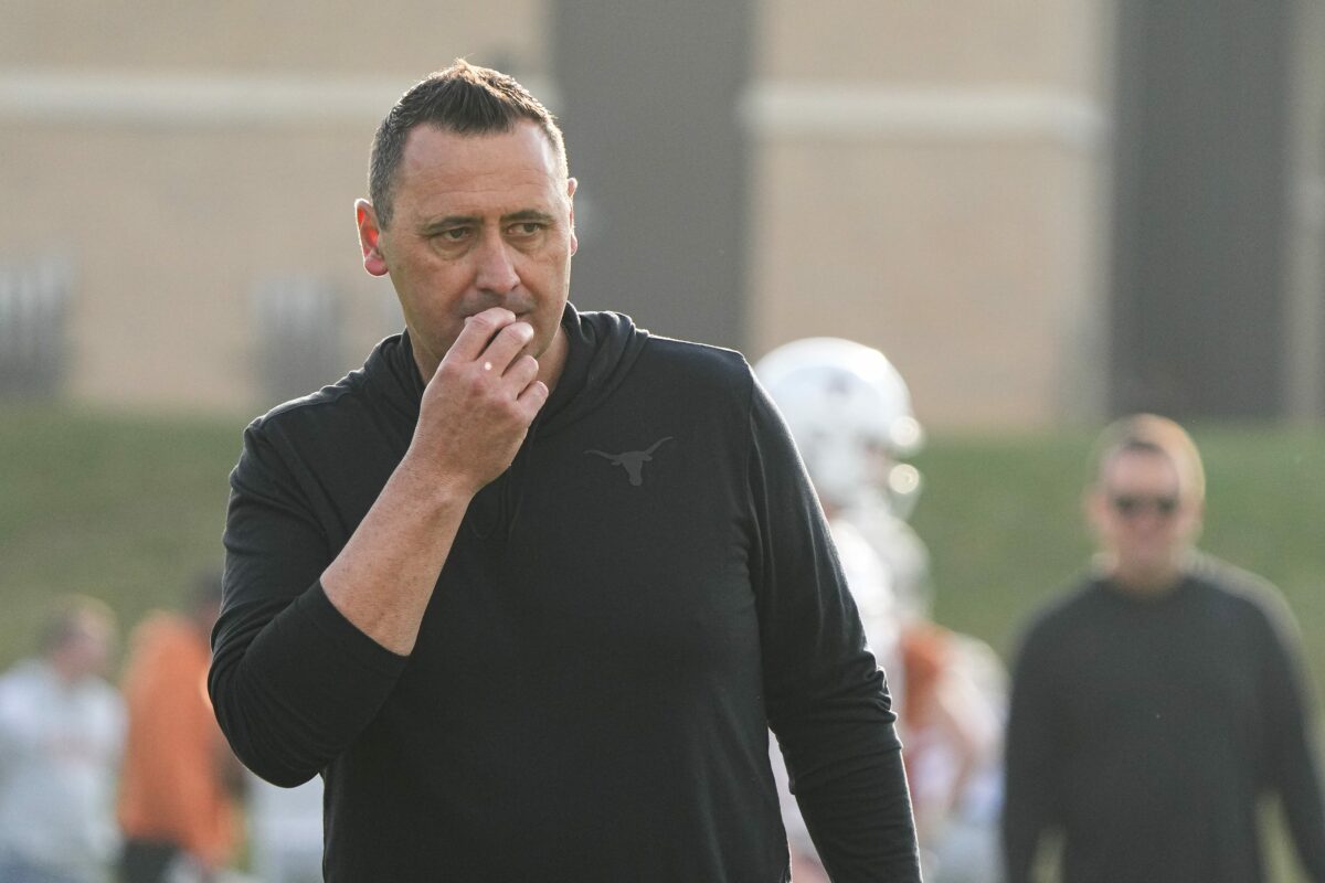 Texas extends three offers to 2024 and 2025 recruits on Monday