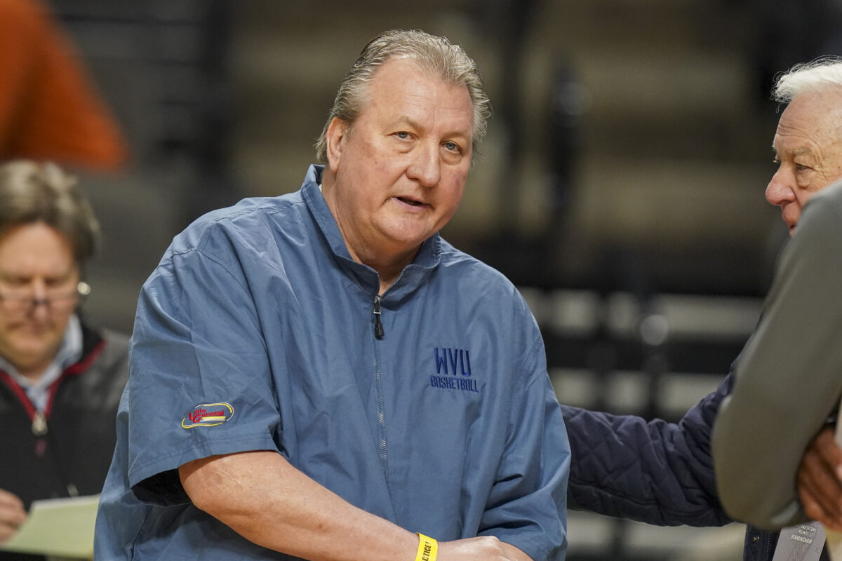 Report: Bob Huggins to remain at WVU with a reduced contract