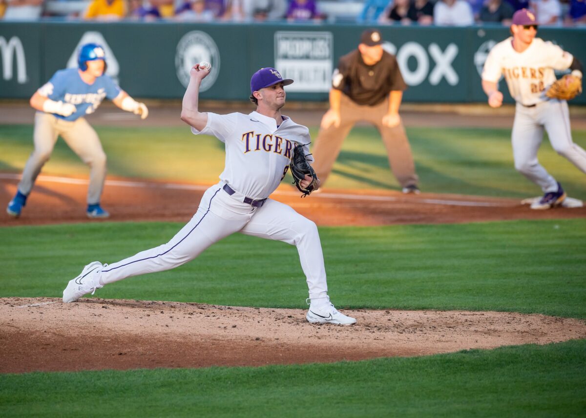 LSU remains unanimous No. 1 with 3 SEC series left