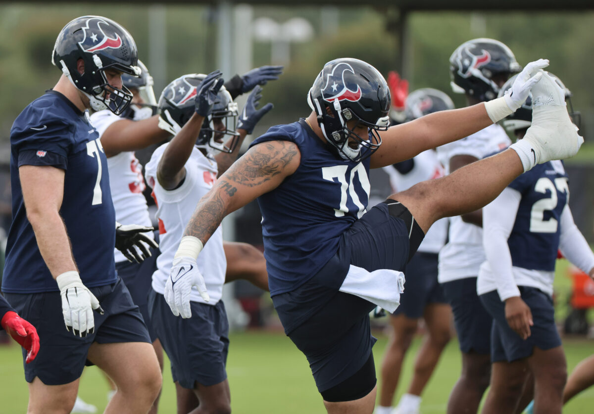 Texans sign C Juice Scruggs to rookie contract