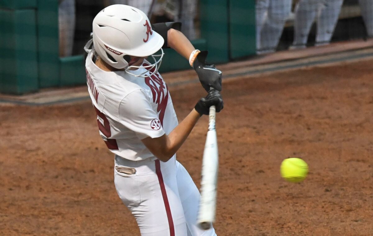 Alabama Softball advances to Regional Finals after defeating Middle Tennessee State 12-5