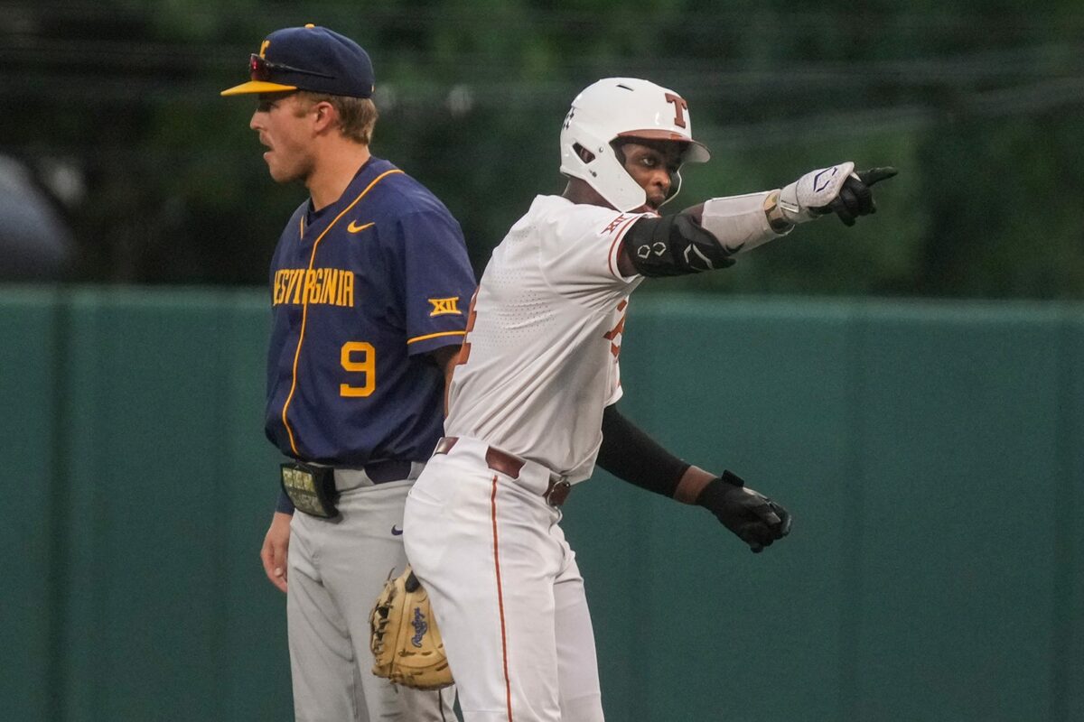Texas tops No. 6 West Virginia 10-4, moving one win away from Big 12 title