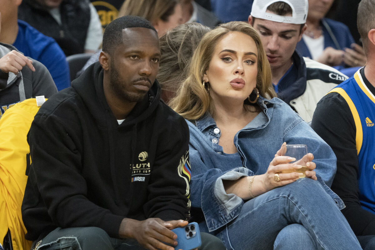 10 photos of Adele sitting courtside, looking like the queen she is