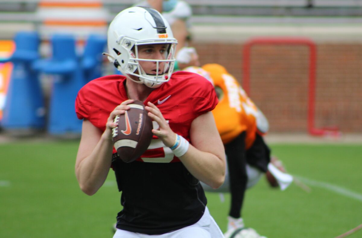 Former Tennessee quarterback transfers to Louisville