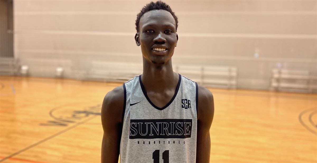 Watch: No. 1 basketball recruit in Kansas commits to Florida’s 2024 class
