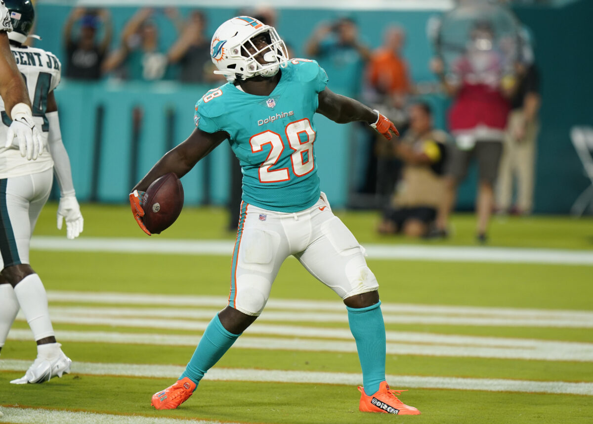 Former Dolphins RB signs with Los Angeles Rams