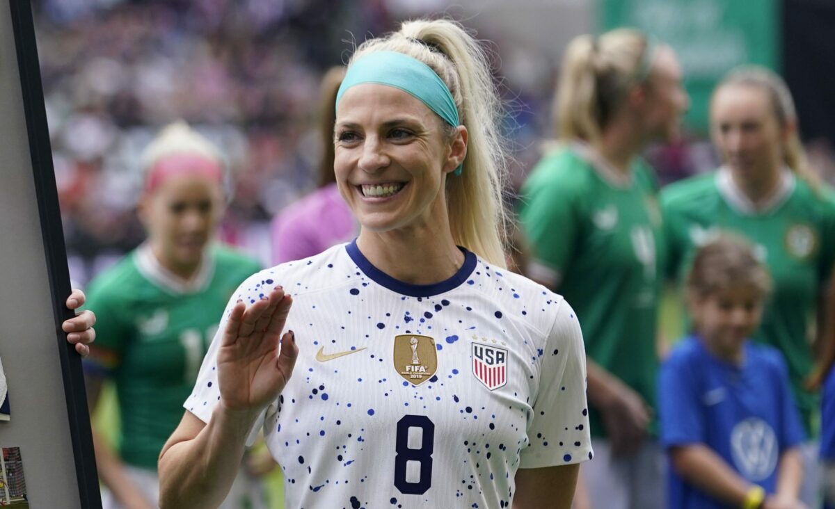 Is Julie Ertz heading back to defense for the USWNT? It definitely sounds possible