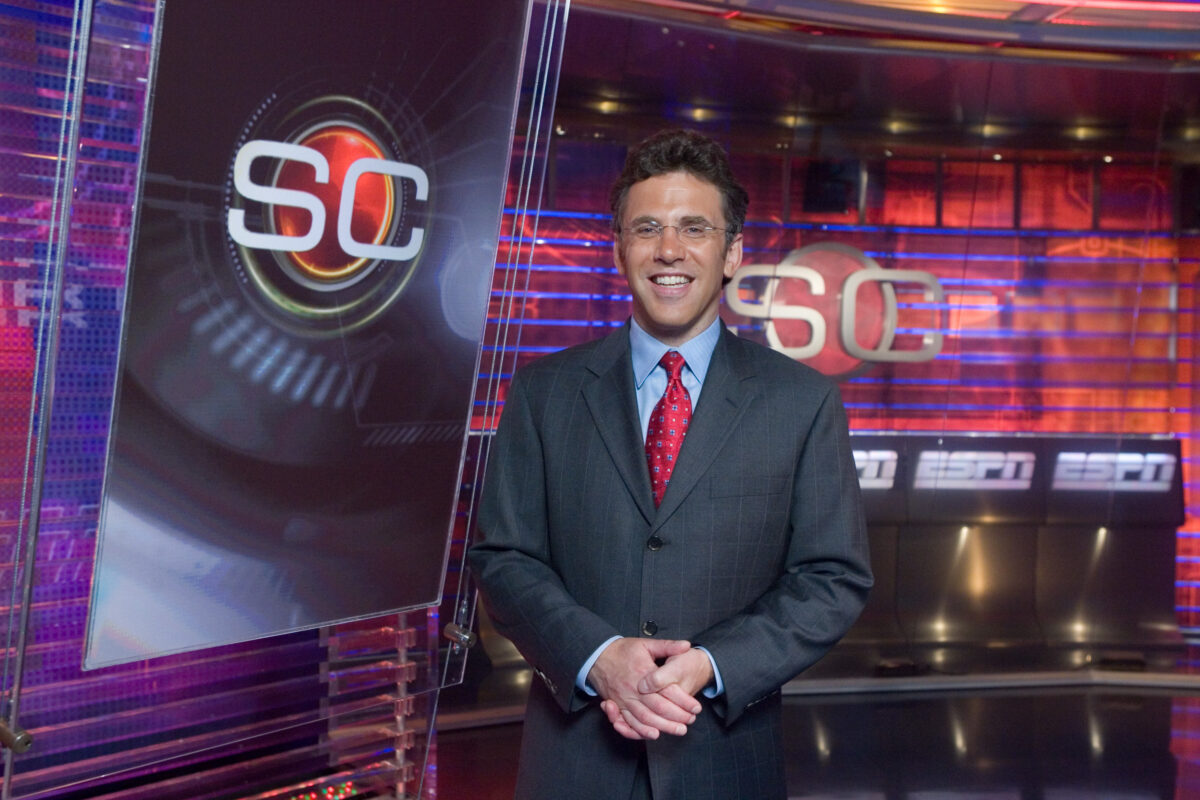 Longtime ESPN anchor Neil Everett gave a touching goodbye while signing off SportsCenter for the final time