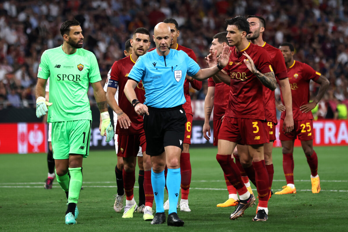Europa League final referee, family abused by Roma fans at airport