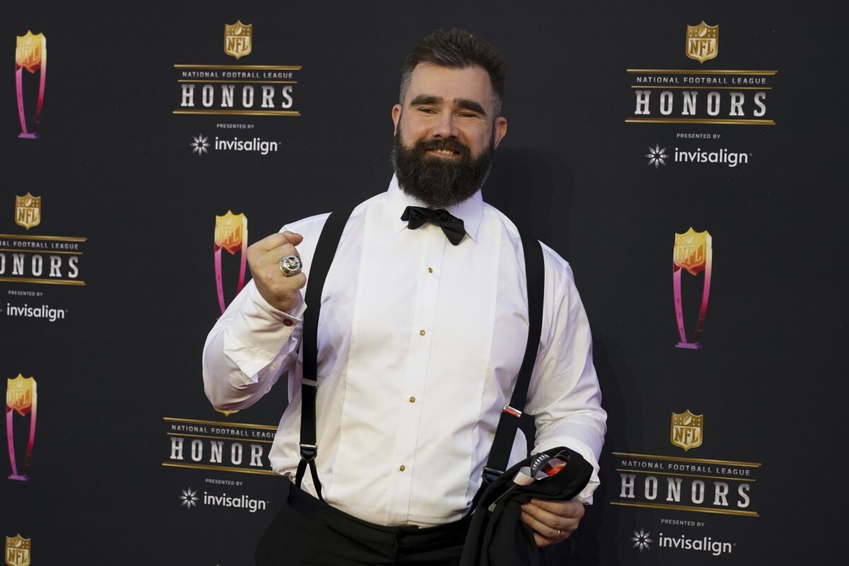 Jason Kelce to host 3rd annual celebrity bartending event for Eagles Autism Foundation