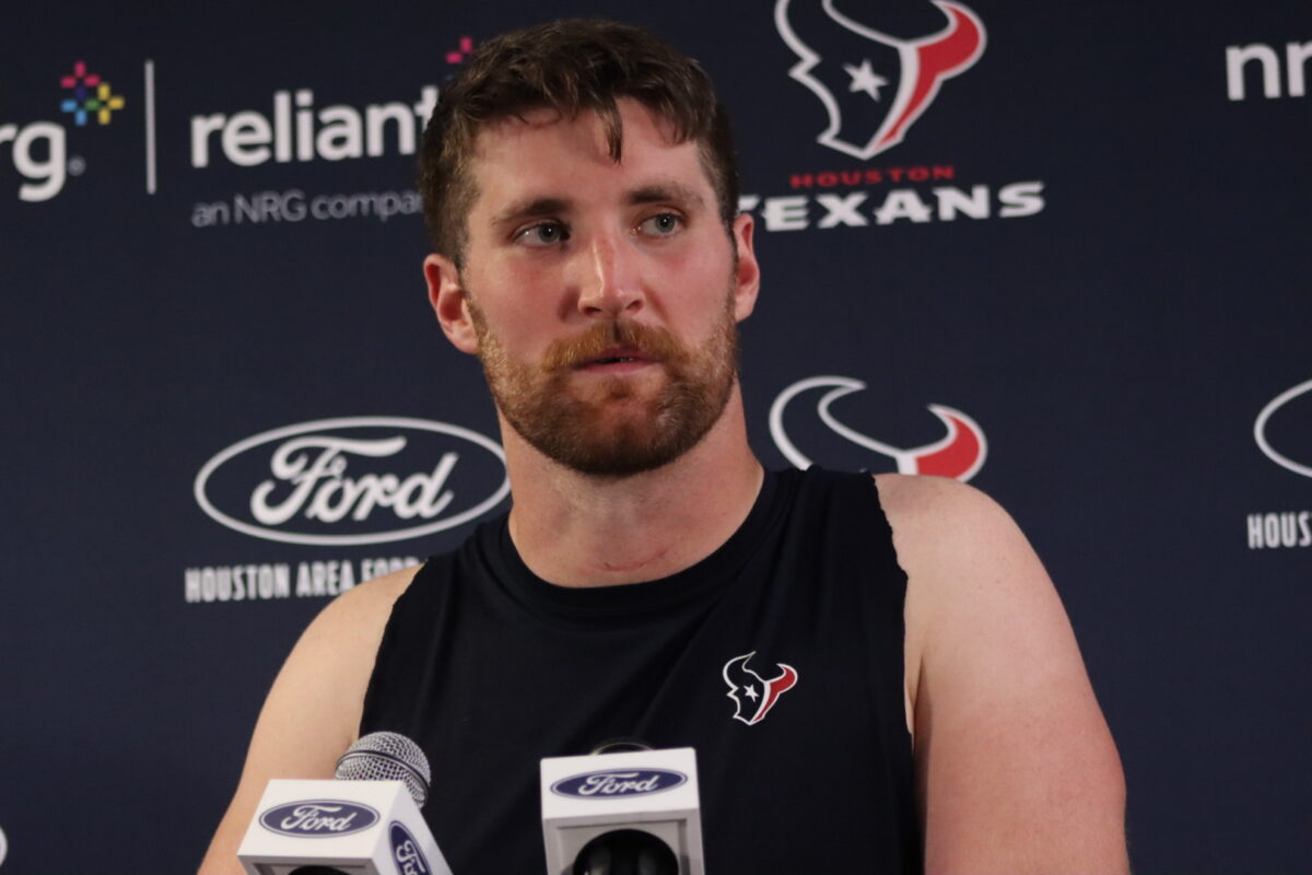 Dalton Schultz sets tone in the Texans’ tight end room