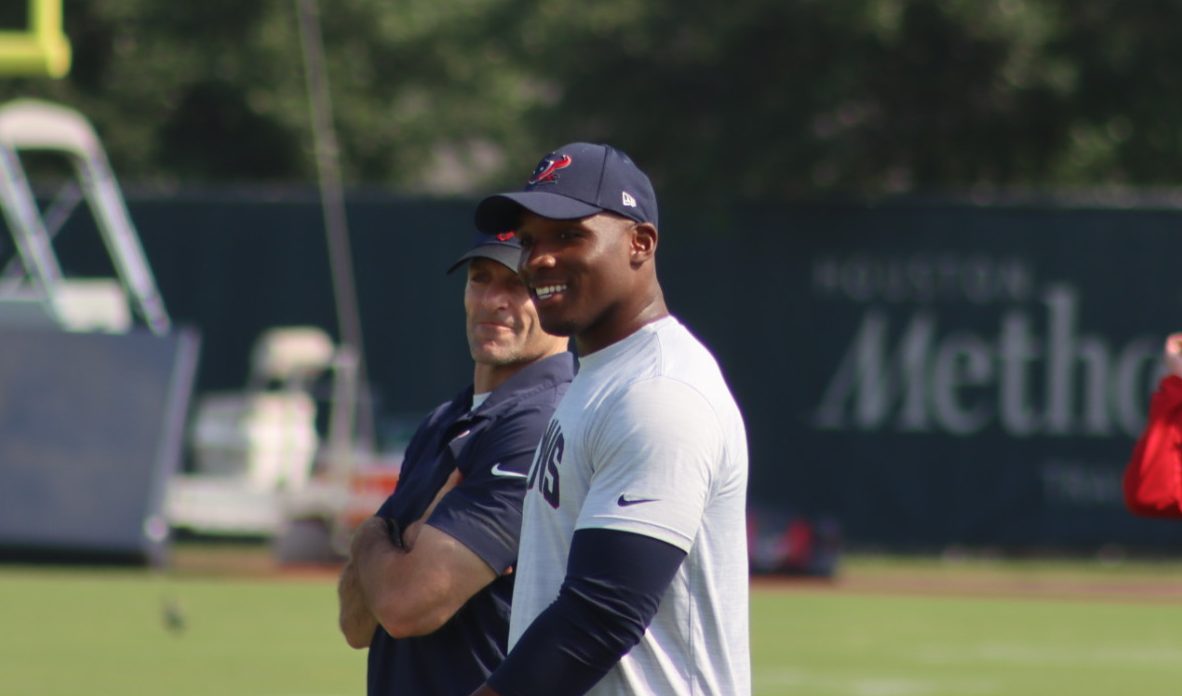 Defensive-minded DeMeco Ryans adjusting to being Texans’ walk-around coach