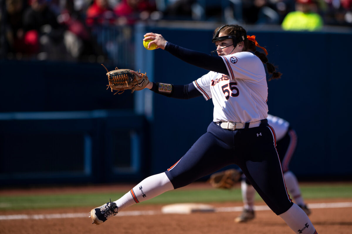 Auburn Softball Year in Review: Shelby Lowe