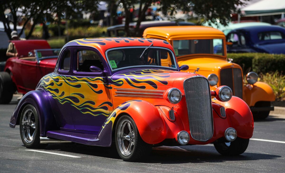 Hot rods and custom cars in flashy images