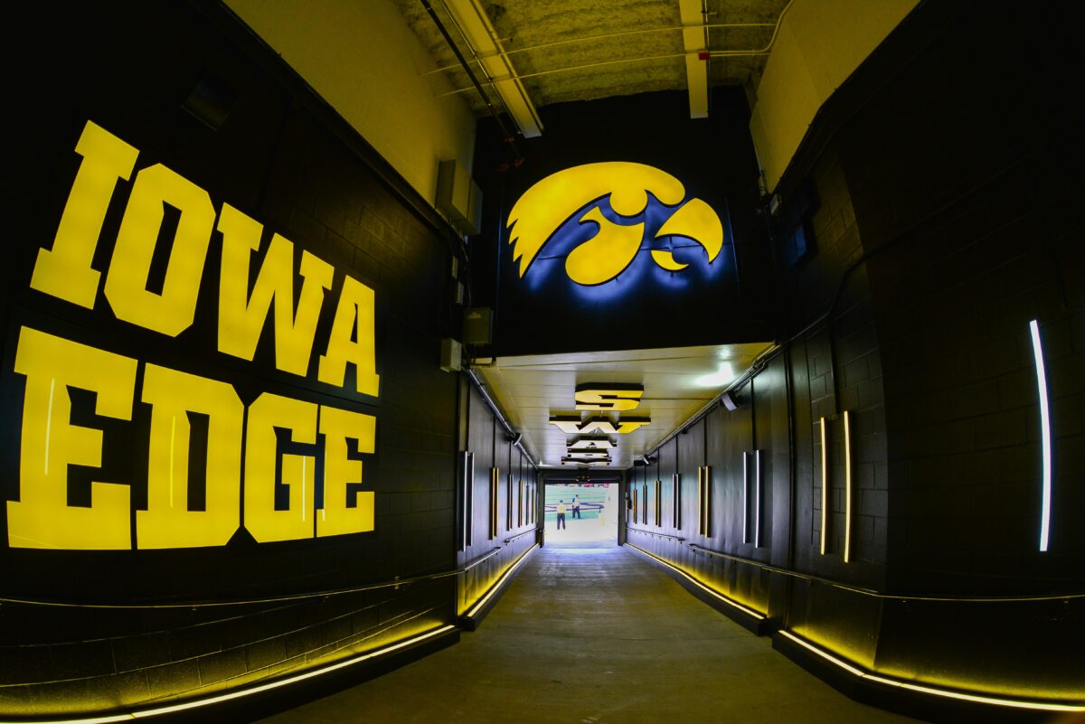 Multiple recruiting predictions in for 3-star ATH to Iowa Hawkeyes