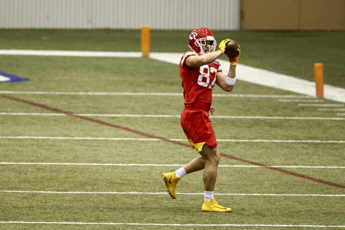WATCH: Chiefs TE Travis Kelce breaks down route running strategy at TEU