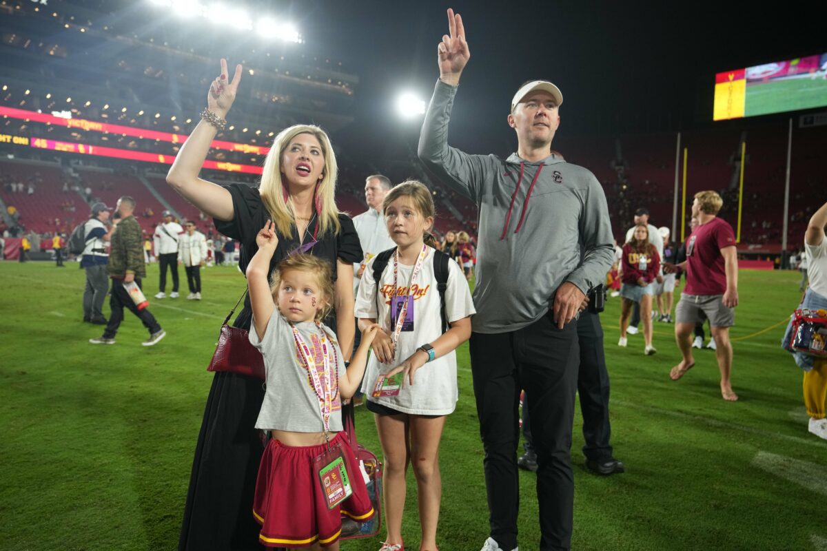 USC moves up to No. 6 class in 2024 cycle with its 16th commitment