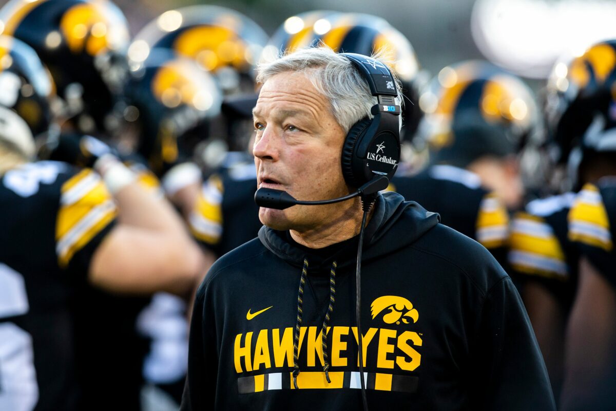 Iowa Hawkeyes offer 3-star, 2025 WR out of Saint Louis