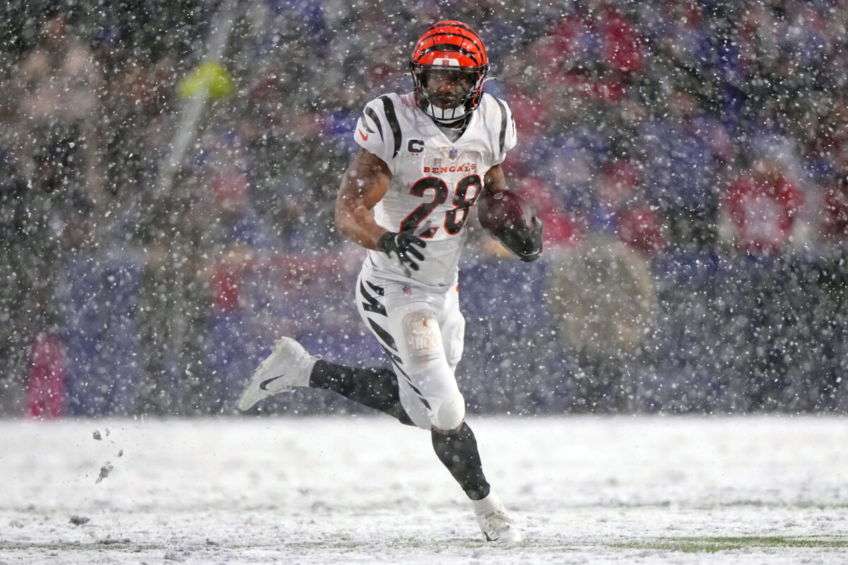 Here’s how to approach drafting Joe Mixon in fantasy football leagues