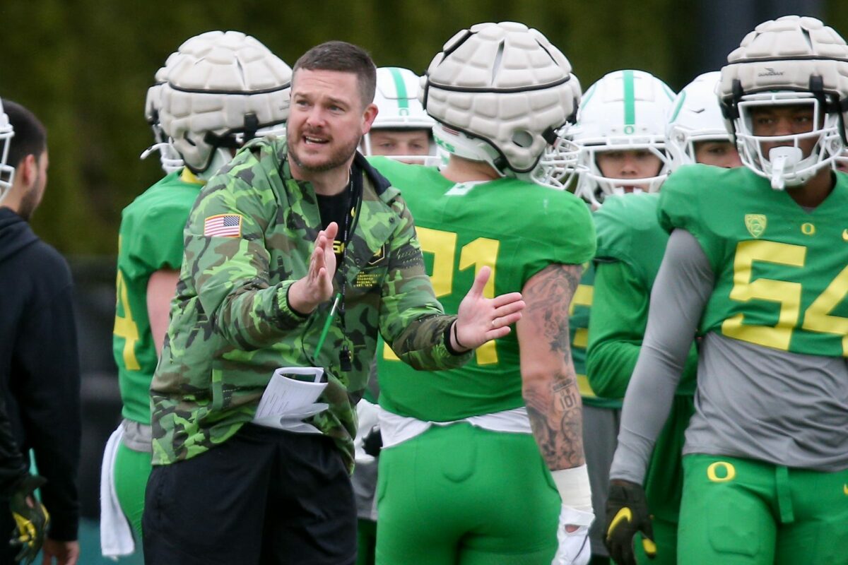 Opposing Pac-12 assistant coach weighs in on 2023 Oregon Ducks season