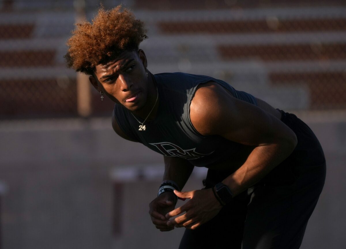 No. 1 Arizona 2024 cornerback includes Vols in top eight schools