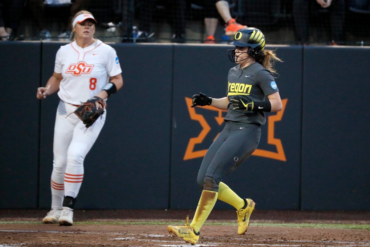 Oregon is one of six schools to reach Super Regionals on two diamonds