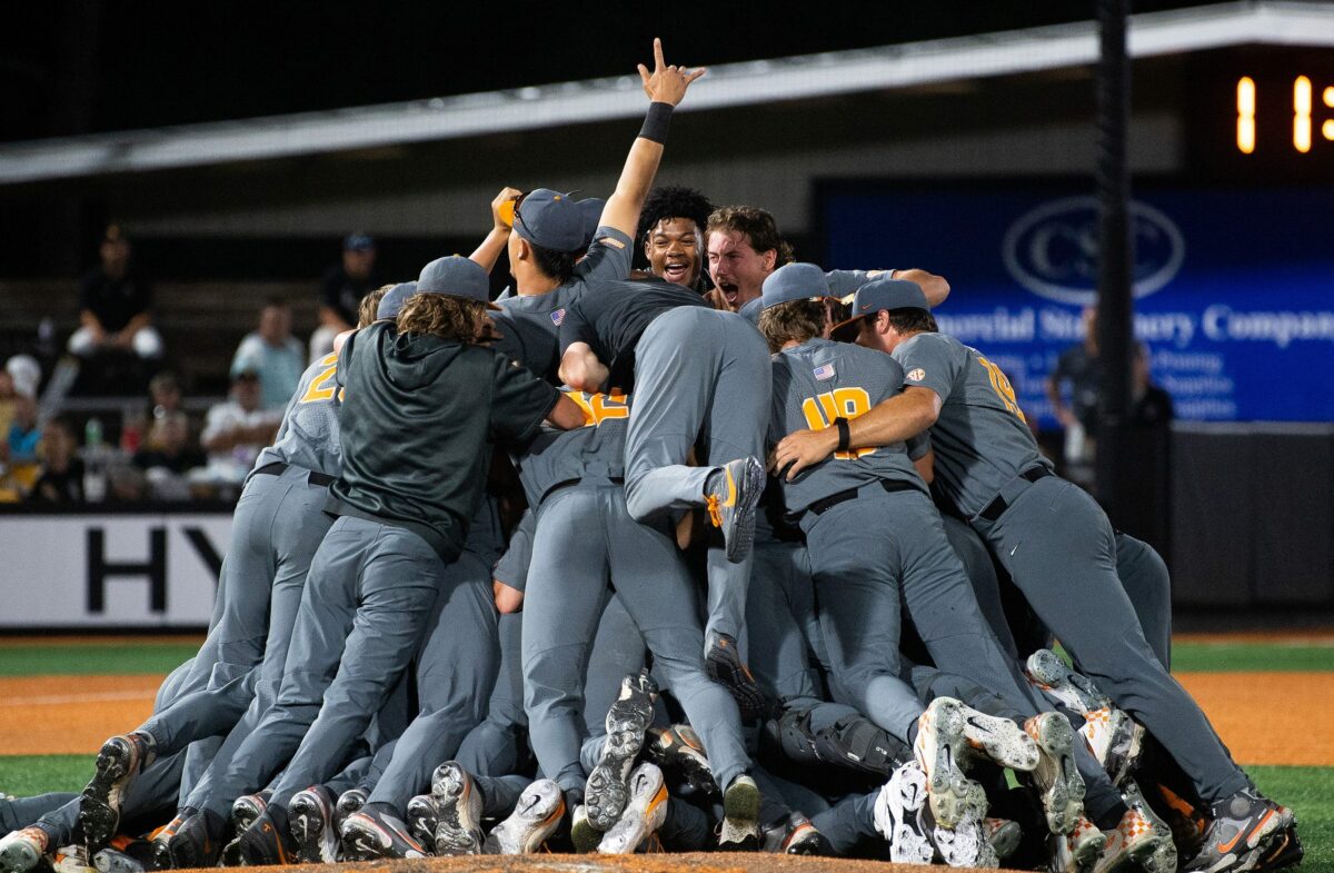 Vols defeat Southern Miss, advance to College World Series