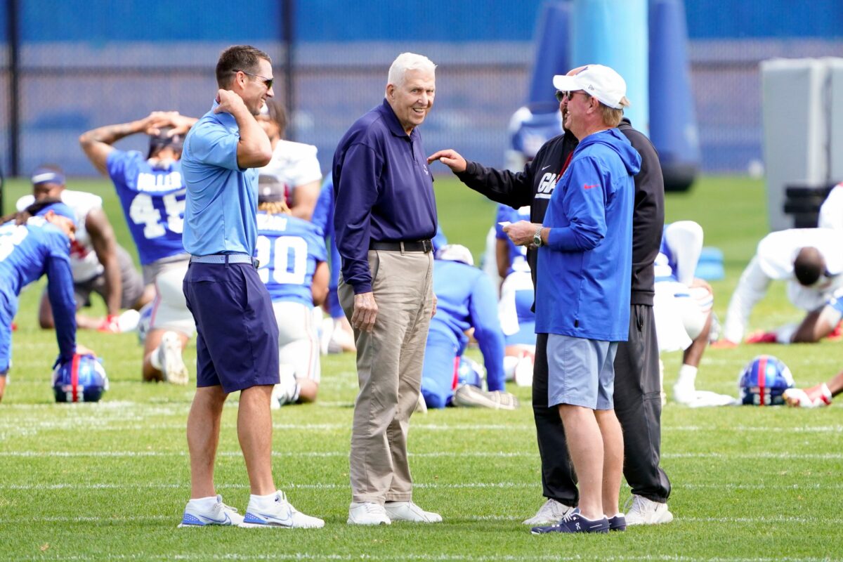 Bill Parcells, Michael Strahan and Brandon Jacobs visit Giants during minicamp