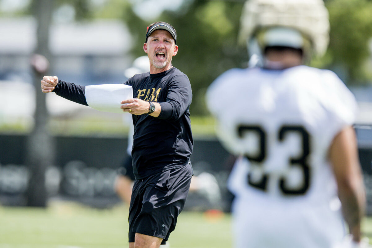 Dennis Allen shares Coach of the Year odds with 3-time winner Bill Belichick