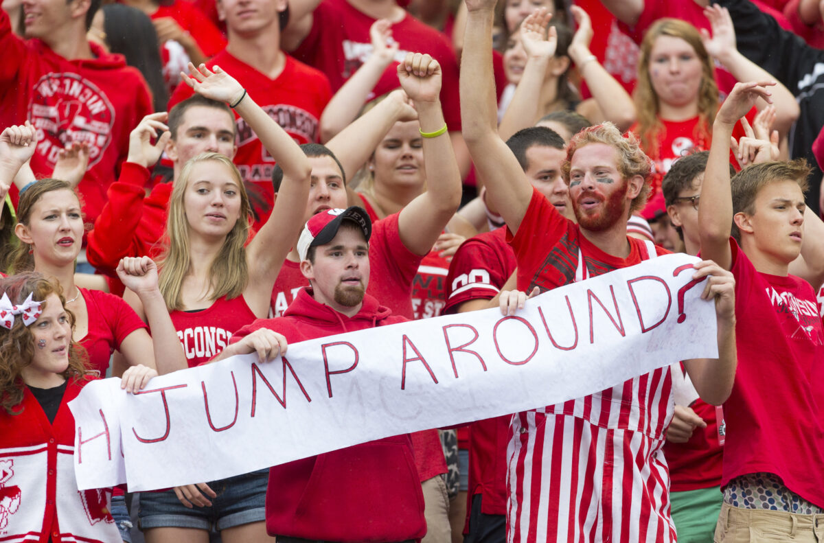 Badger football fans ranked average for overall passion in Big Ten