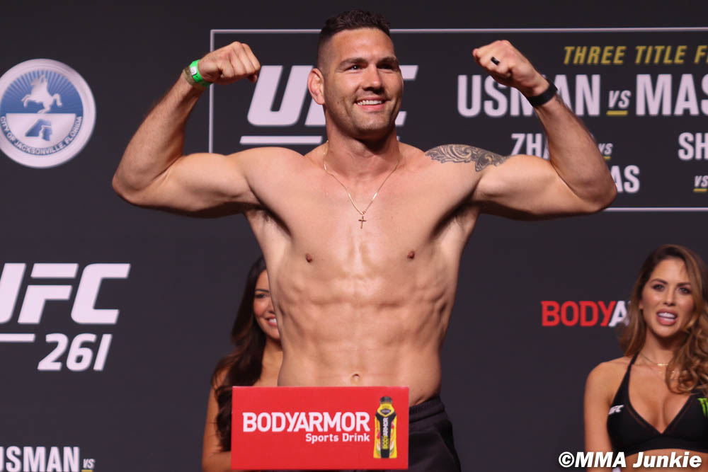 Former UFC champion Chris Weidman booked to return against Brad Tavares at UFC 292