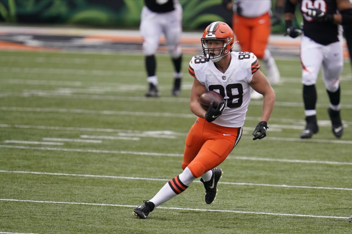 Browns restructure TE Harrison Bryant’s contract