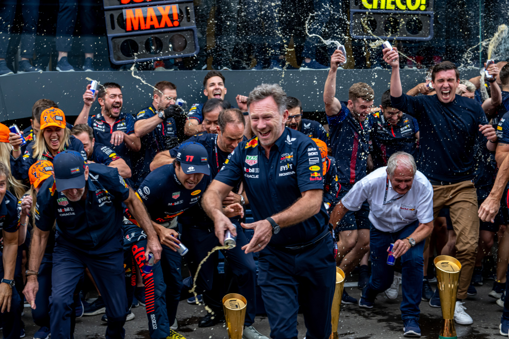 Horner pays tribute to RBR team after record-breaking 12th consecutive win