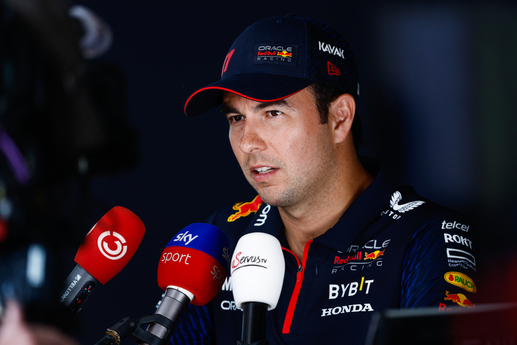Perez not focusing on implications of Ricciardo return