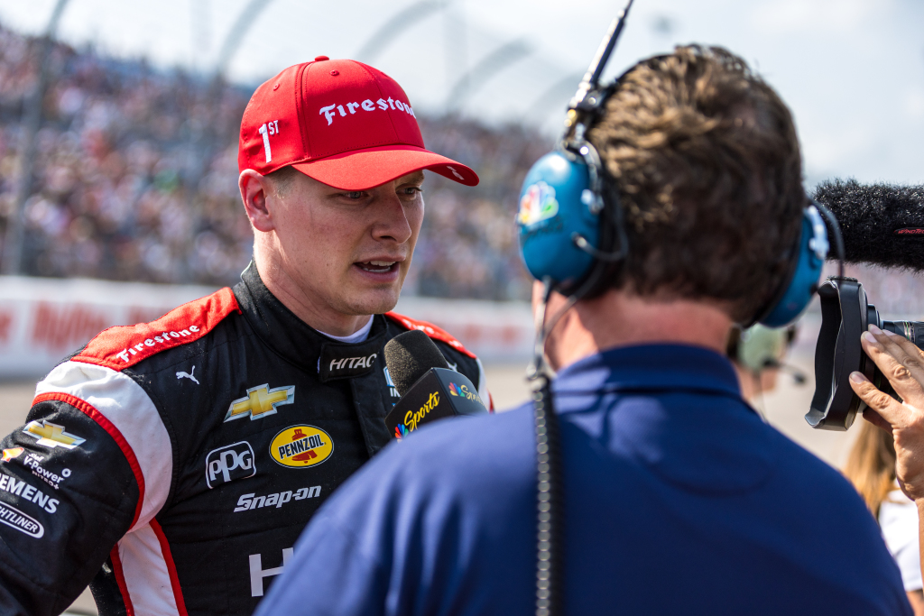 Newgarden frustrated by lapped drivers en route to Iowa win