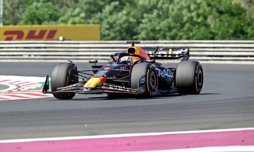 Verstappen eases to seventh straight victory as Red Bull breaks consecutive wins record