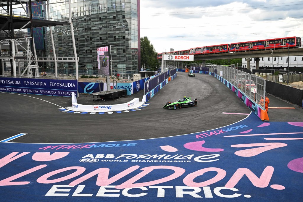 Cassidy on pole for London E-Prix 1 after penalty for Evans