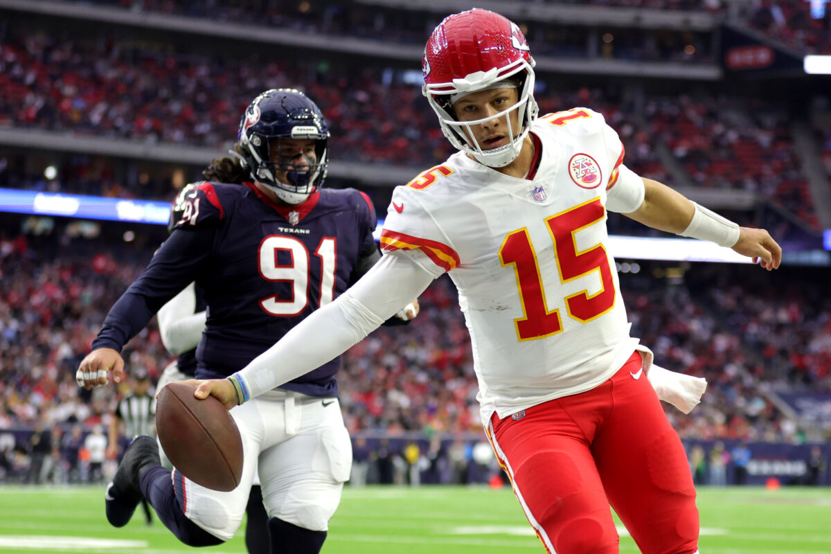 Chiefs QB Patrick Mahomes extends brand deal with Airshare