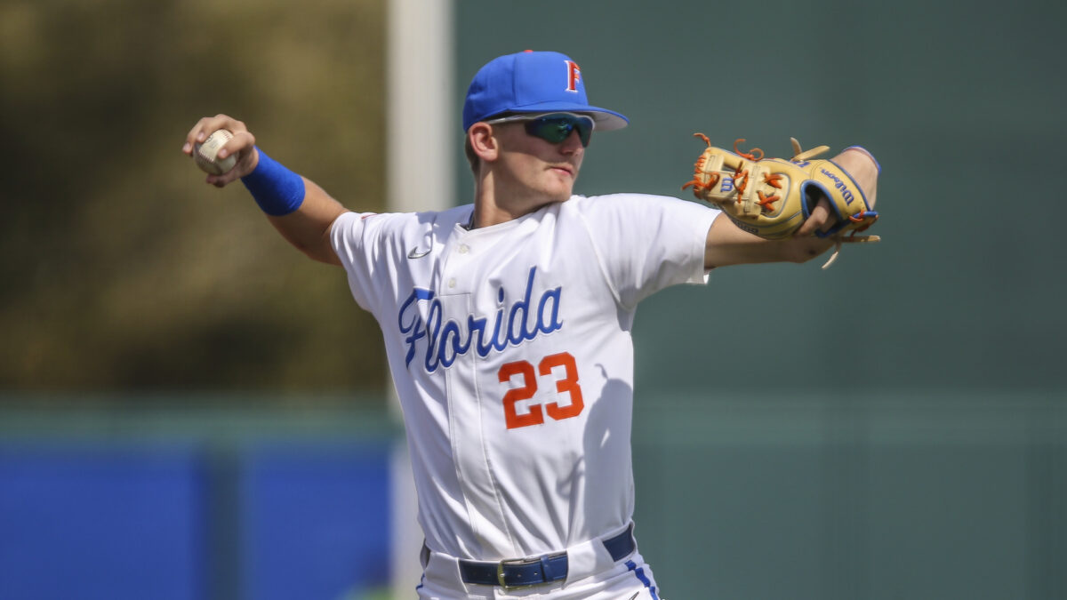 Former Florida infielder Deric Fabian commits to Auburn