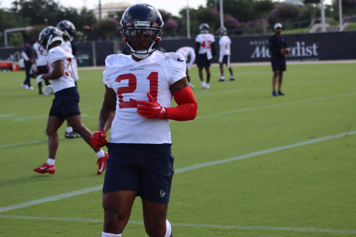 CB Steven Nelson reports to Texans training camp