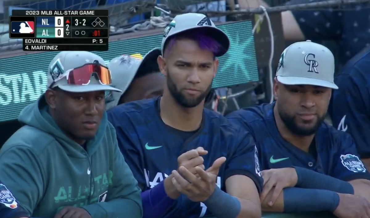 Vladimir Guerrero Jr. and Lourdes Gurriel Jr. adorably played rock paper scissors across dugouts at the All-Star Game