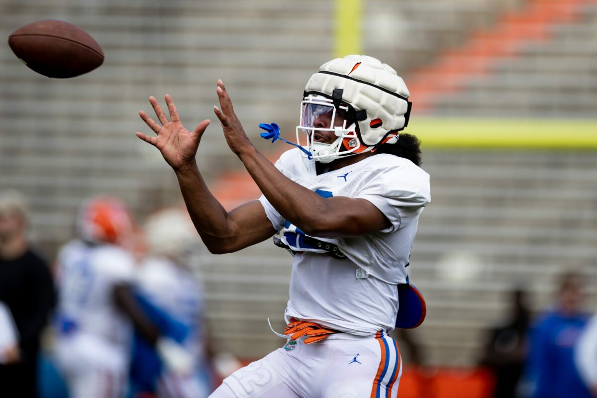 Florida puts 4th-year wide receiver on scholarship