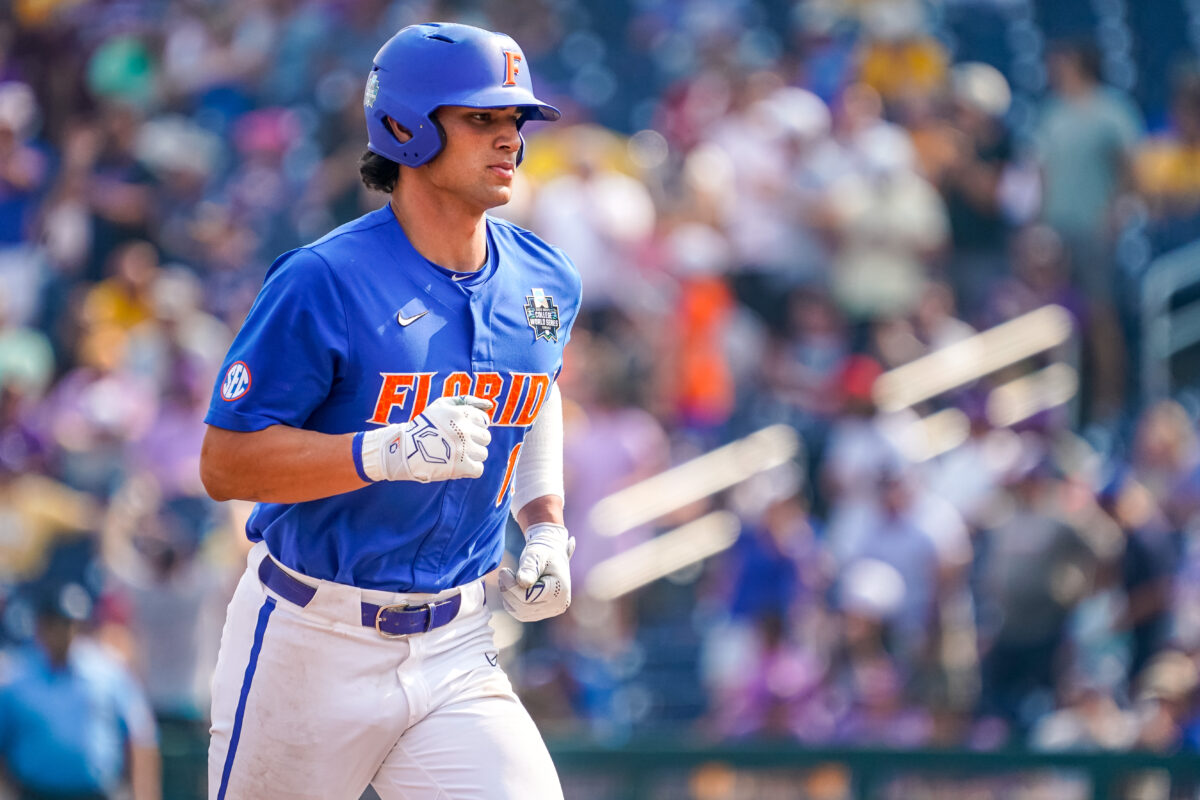 Florida’s two-way star at No. 8 in early 2024 MLB mock draft