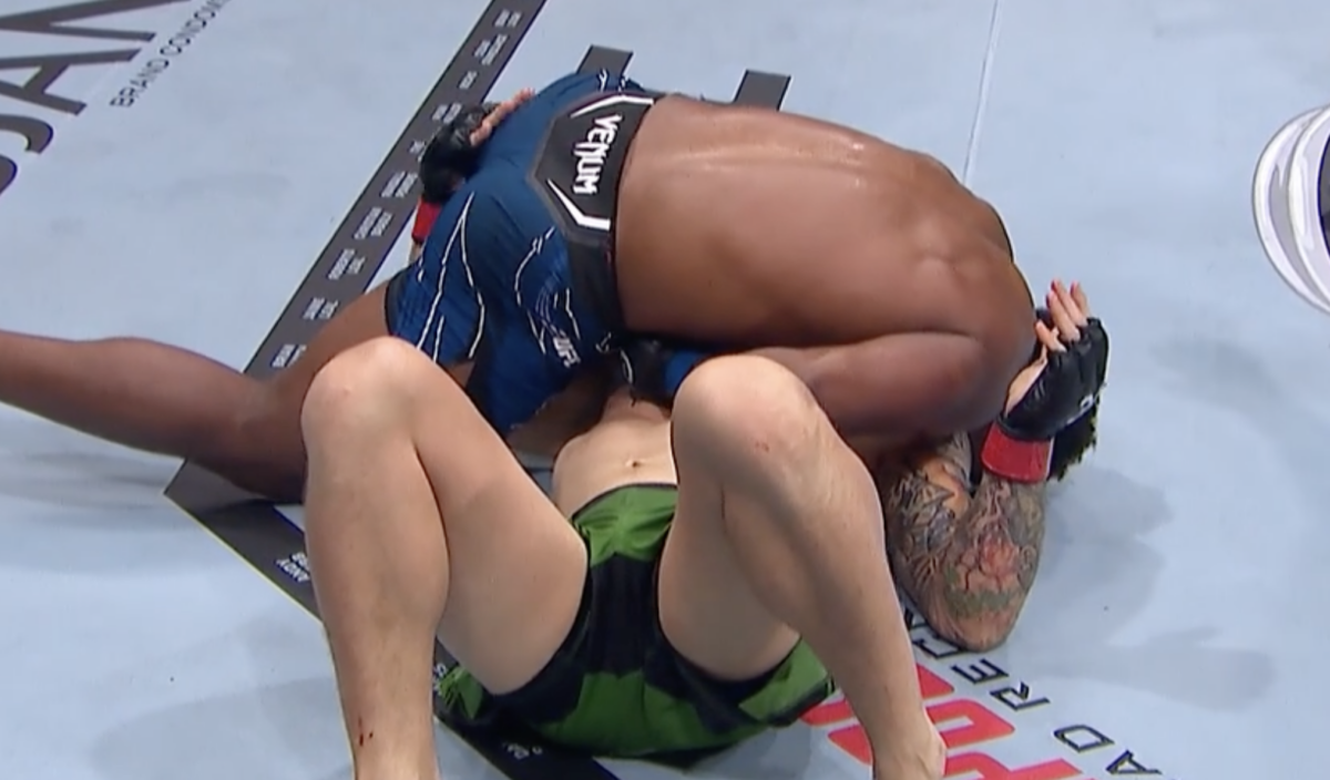UFC 290 video: Alonzo Menifield wins Jimmy Crute rematch with lightning-quick choke