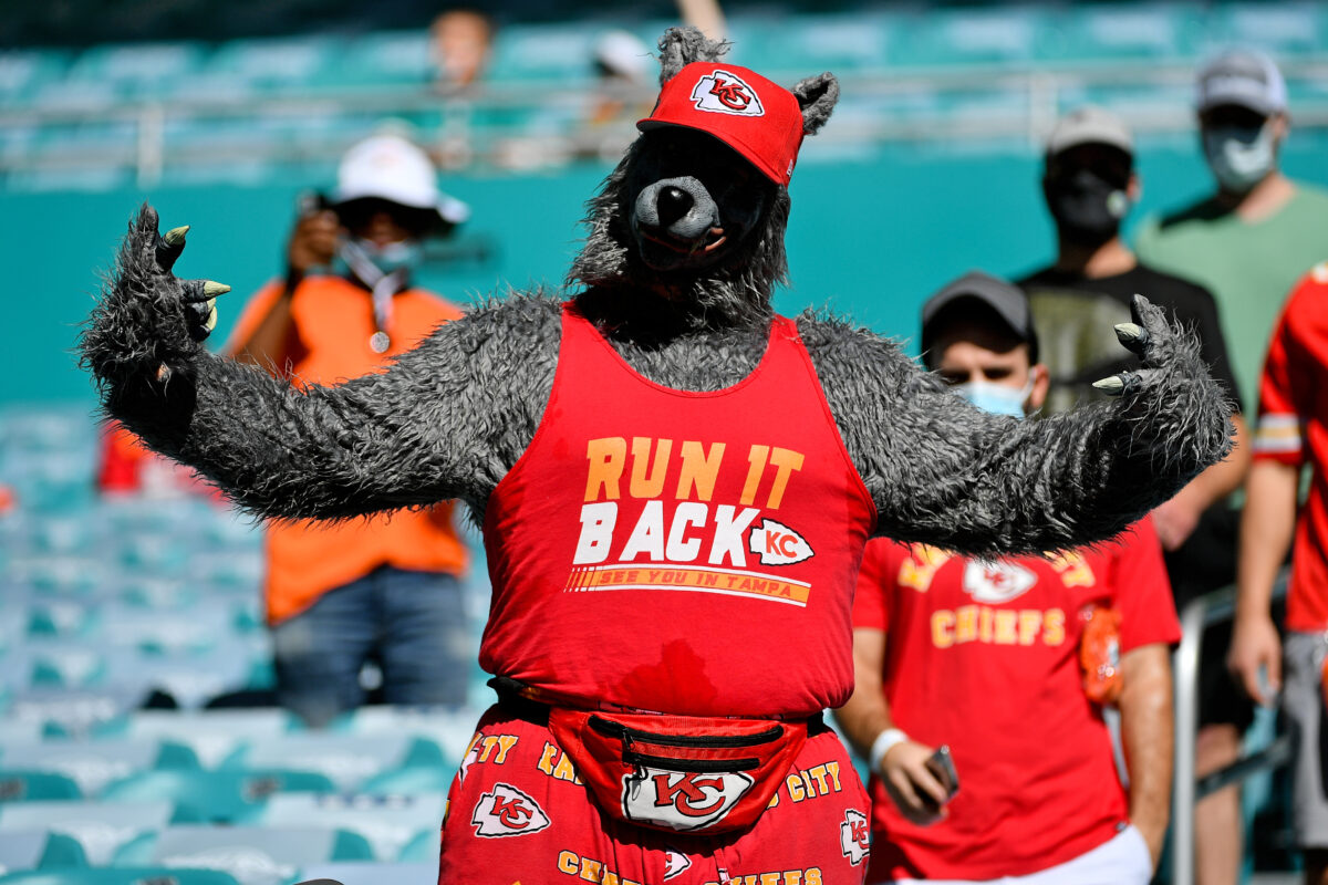 Chiefs superfan ‘ChiefsAholic’ arrested, charged by FBI with bank theft