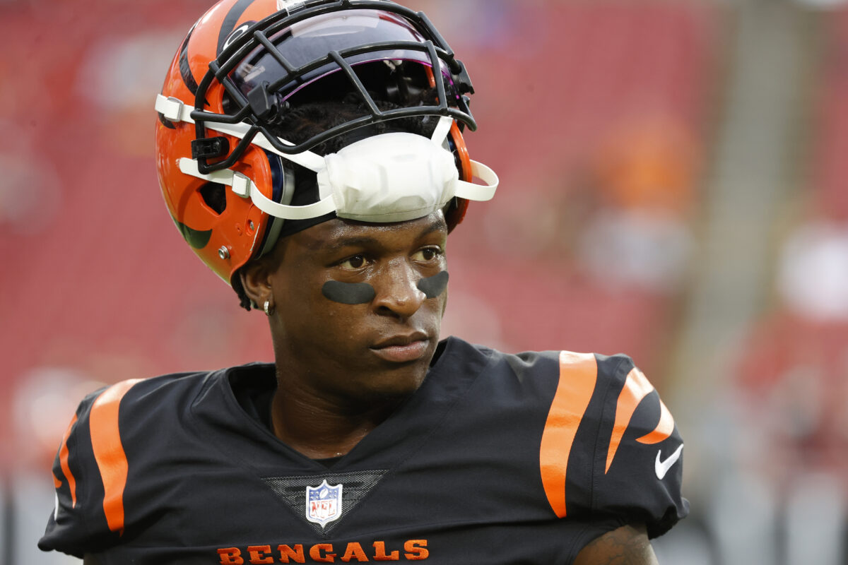 Mike Hilton praised as underrated, helping Bengals ‘big brother’ over Steelers