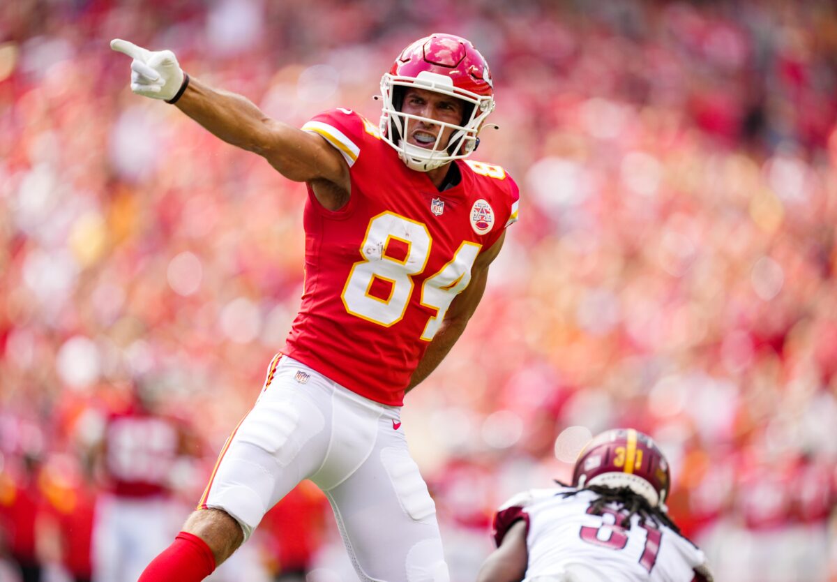 WATCH: Chiefs WR Justin Watson building chemistry with Patrick Mahomes